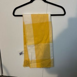 GAP yellow and white scarf